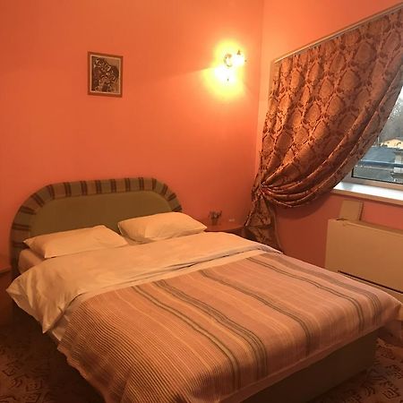 צ'יסינאו Mesogios Hotel מראה חיצוני תמונה