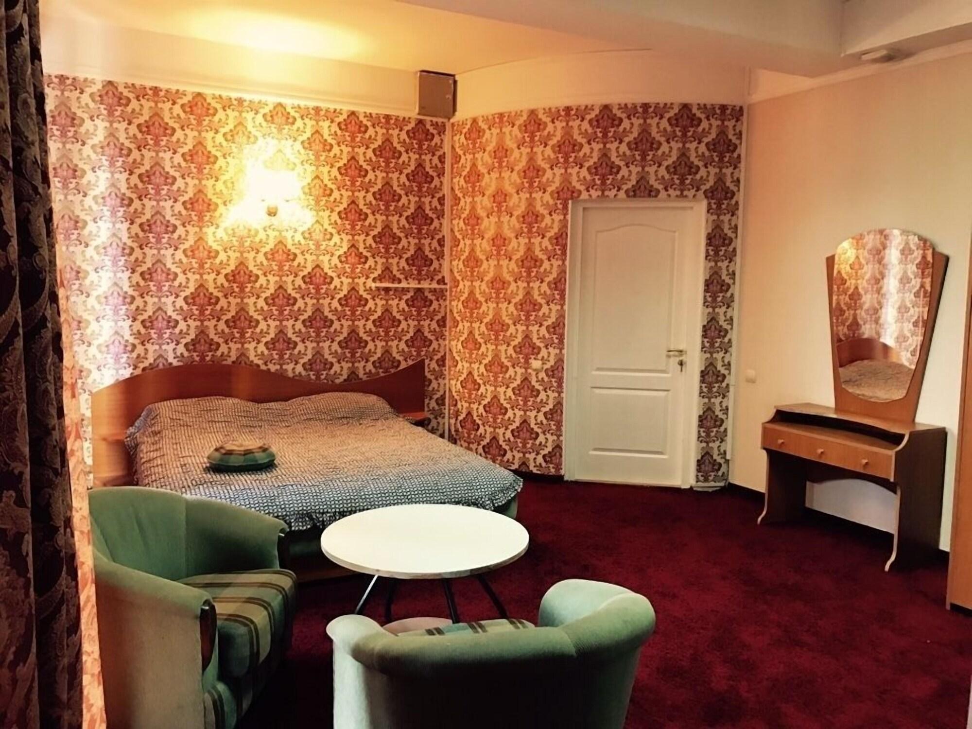 צ'יסינאו Mesogios Hotel מראה חיצוני תמונה
