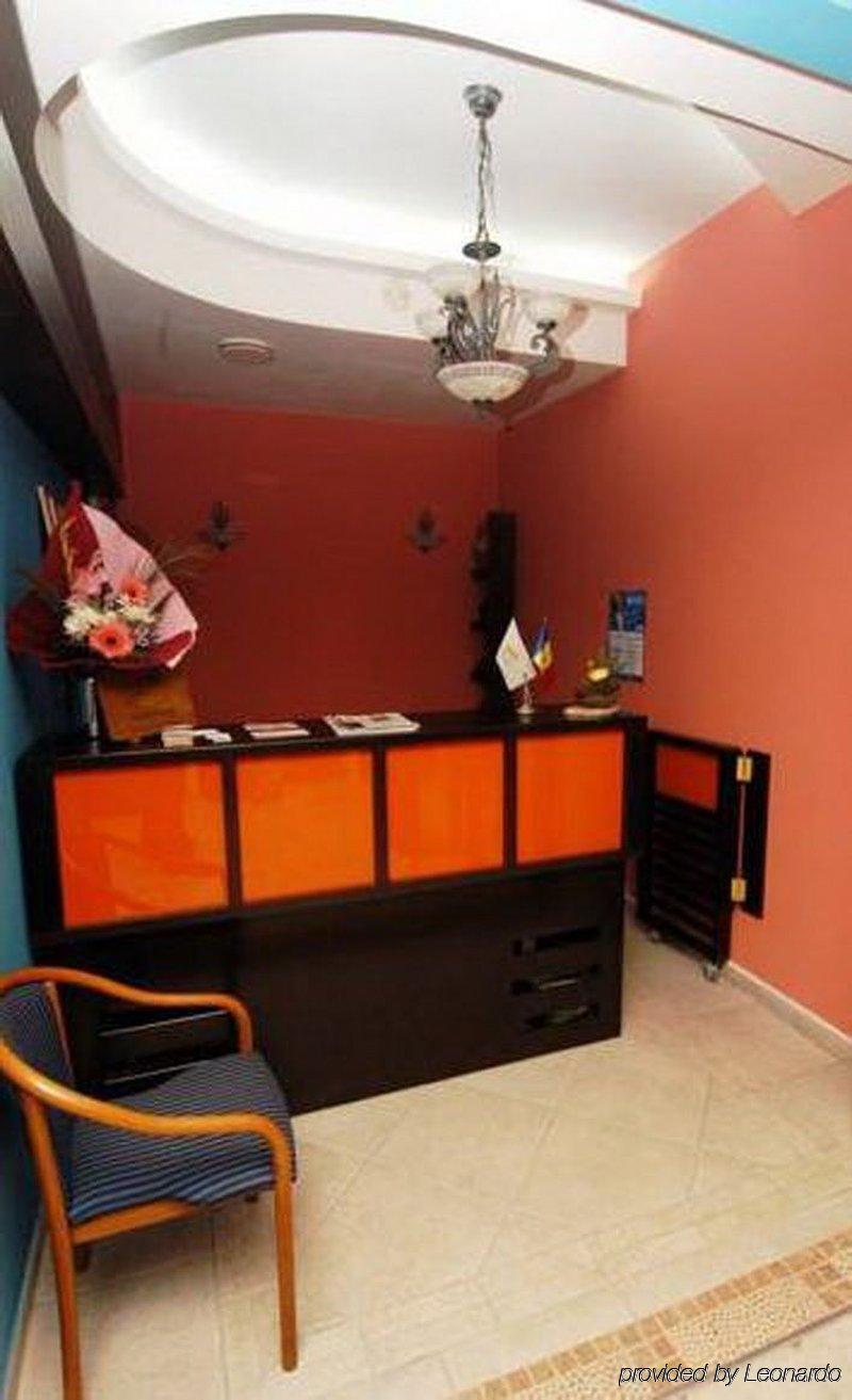 צ'יסינאו Mesogios Hotel מראה חיצוני תמונה