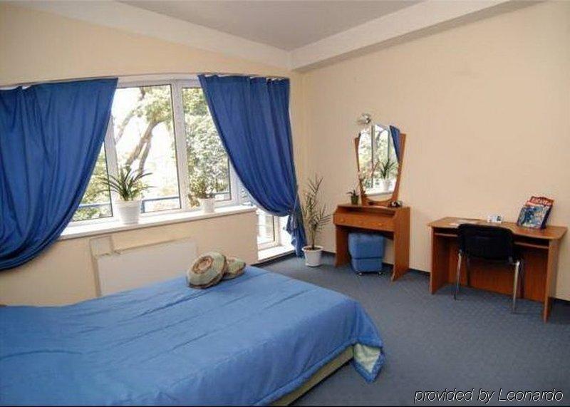 צ'יסינאו Mesogios Hotel חדר תמונה