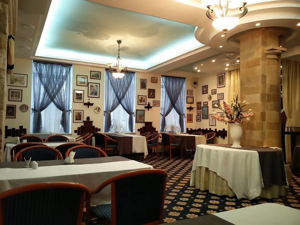 צ'יסינאו Mesogios Hotel מראה חיצוני תמונה