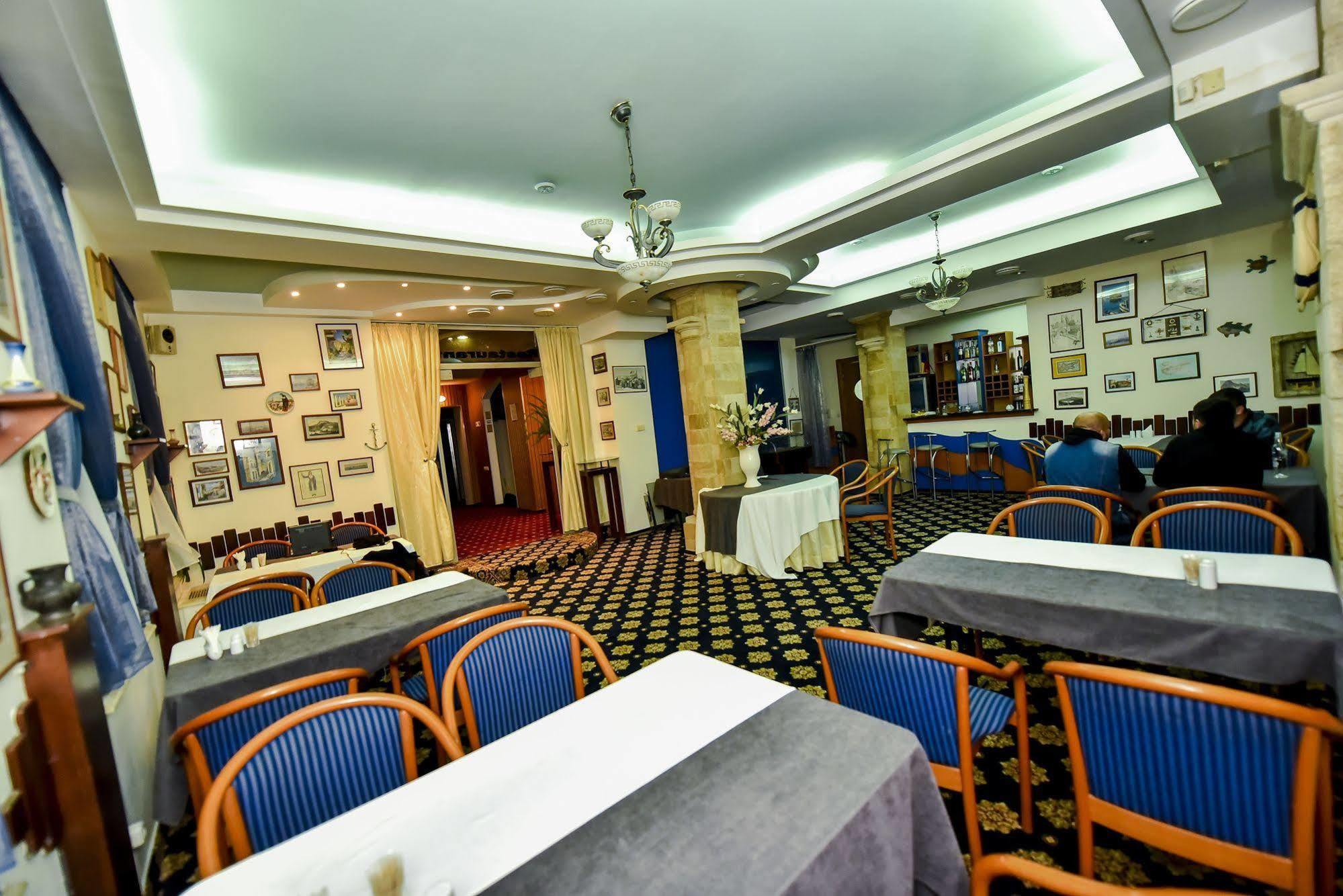 צ'יסינאו Mesogios Hotel מראה חיצוני תמונה