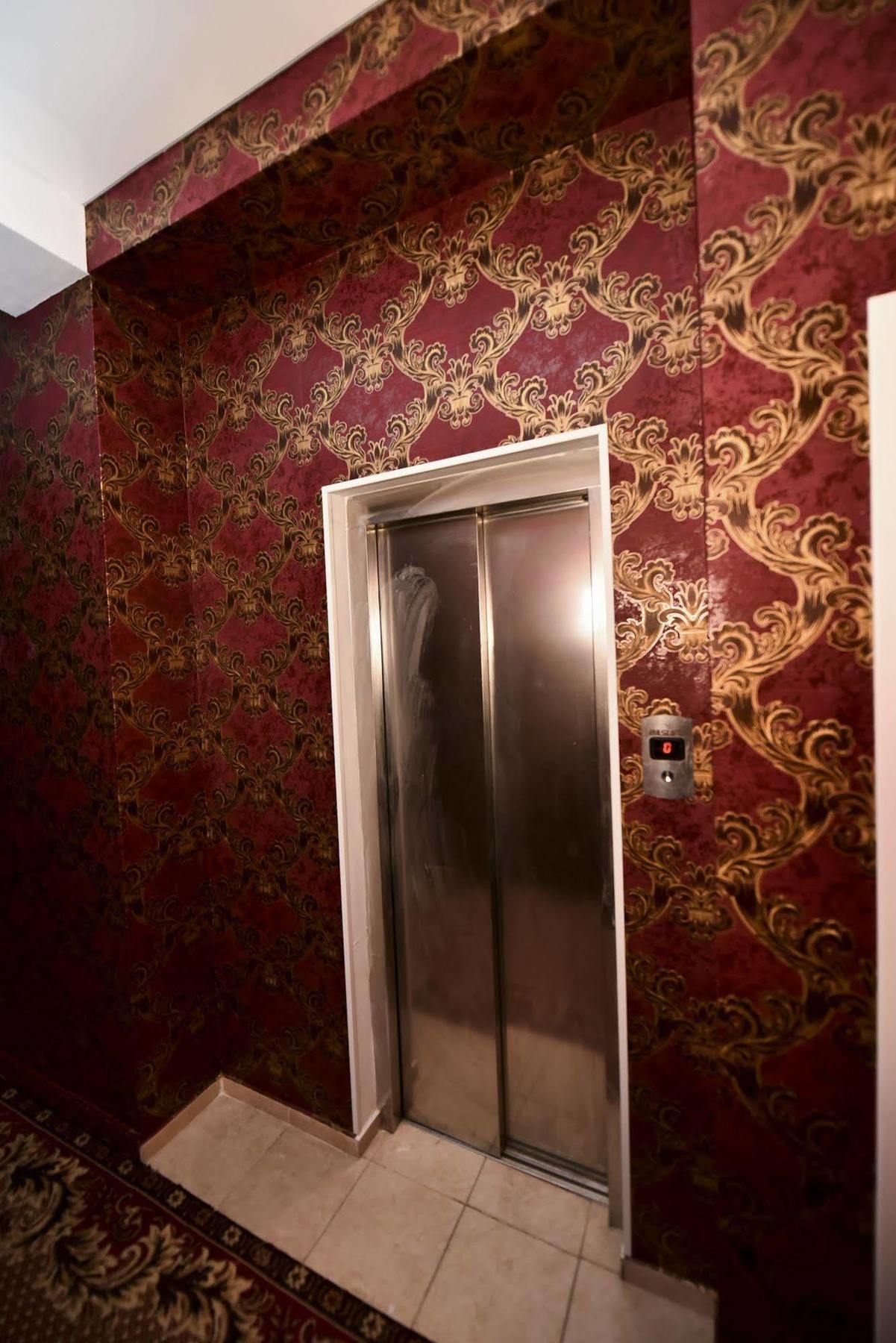 צ'יסינאו Mesogios Hotel מראה חיצוני תמונה