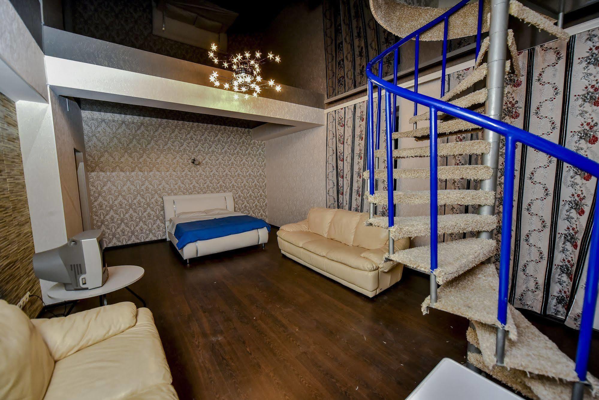 צ'יסינאו Mesogios Hotel מראה חיצוני תמונה