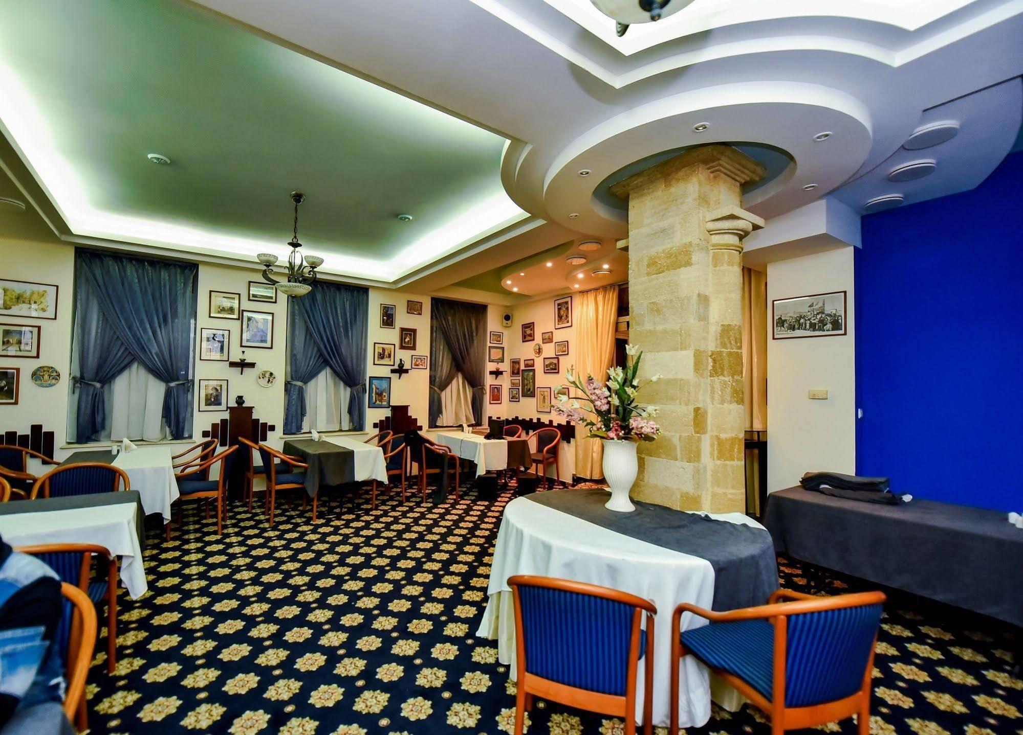 צ'יסינאו Mesogios Hotel מראה חיצוני תמונה
