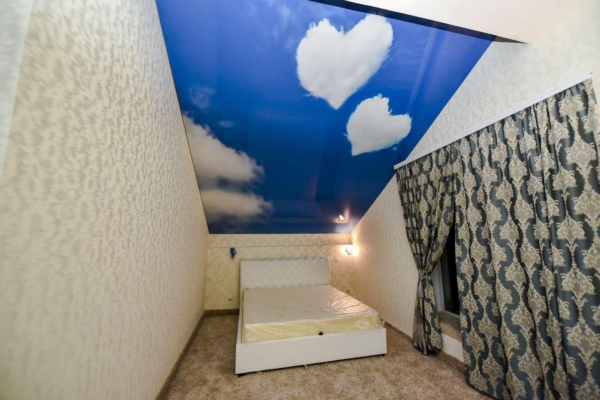צ'יסינאו Mesogios Hotel מראה חיצוני תמונה